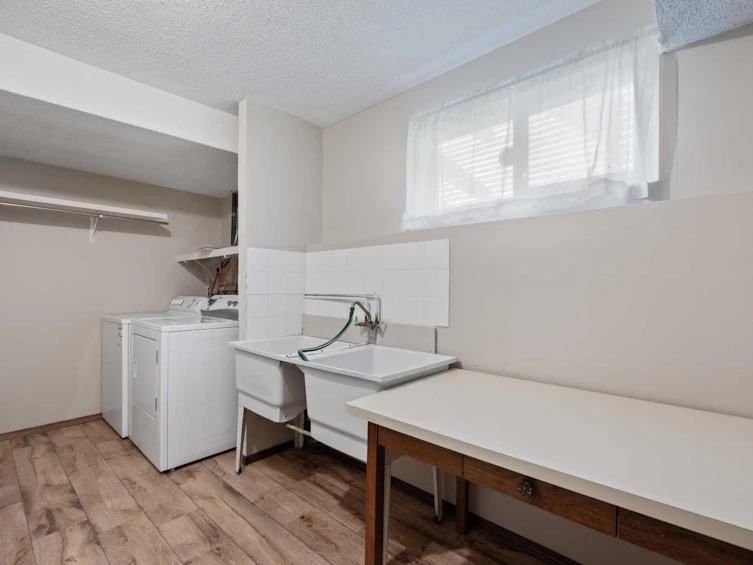 11 Sandringham Close NW, Calgary, AB, T2K 5L5 - 21