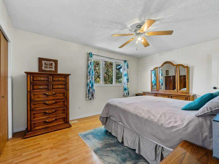 3 Falsby Place NE, Calgary, AB, T3J 1B9 - 3