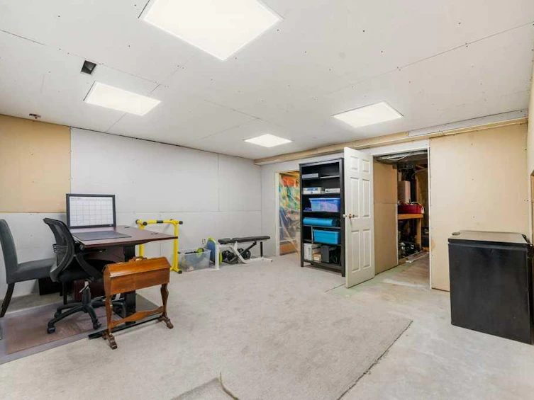 3 Falsby Place NE, Calgary, AB, T3J 1B9 - 40