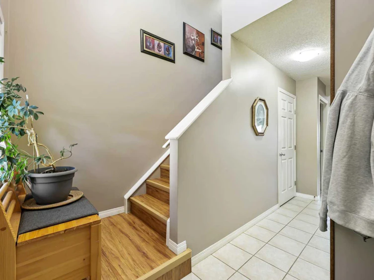 43 Hidden Creek Rise NW, Calgary, AB, T3A 6L3 - 13