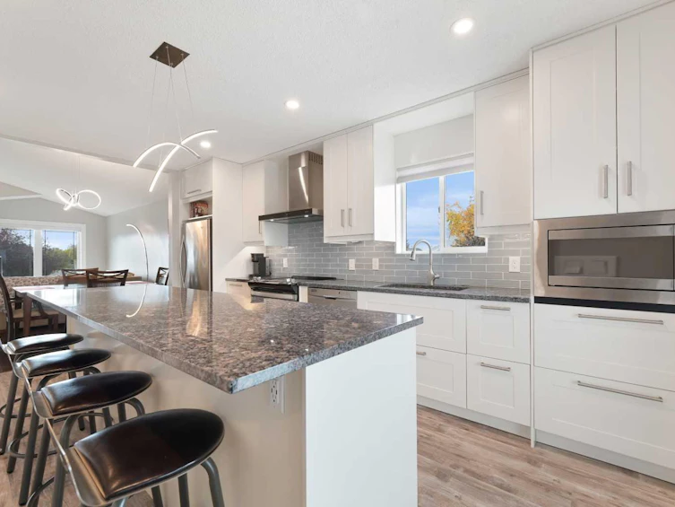 302 Highwood Village Place NW, High River, AB, T1V 1W1 - 11