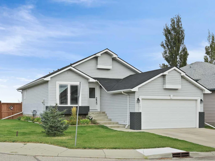 302 Highwood Village Place NW, High River, AB, T1V 1W1 - 45