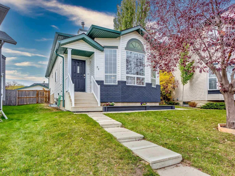 38 Coville Square NE, Calgary, AB, T3K 5E4