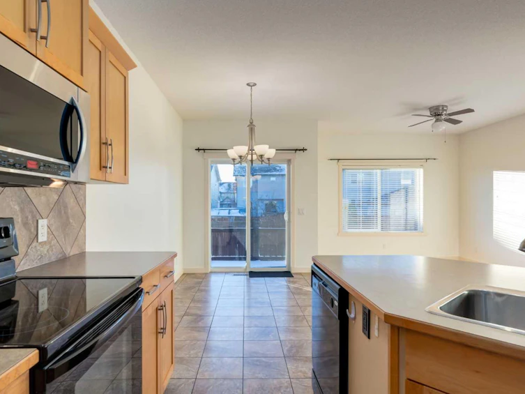 27 Kingsland Way SE, Airdrie, AB, T4A 0A4 - 10