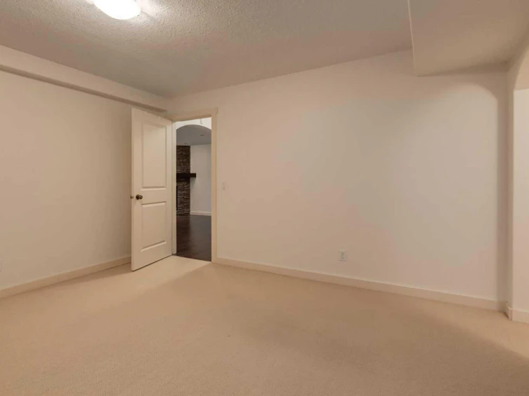 27 Kingsland Way SE, Airdrie, AB, T4A 0A4 - 34