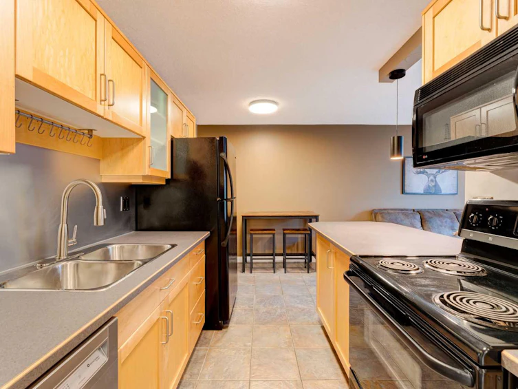 305-2317 17b Street SW, Calgary, AB, T2T 4S9 - 5