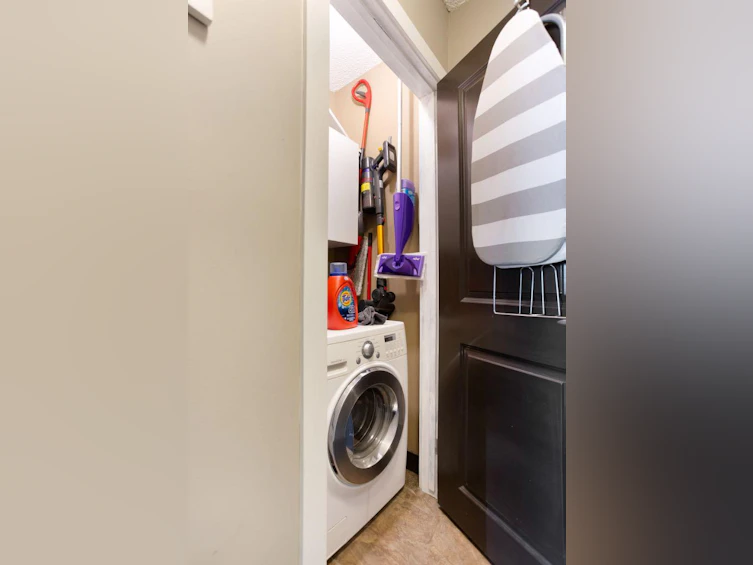 208-1025 14 Avenue SW, Calgary, AB, T2R 0N9 - 13
