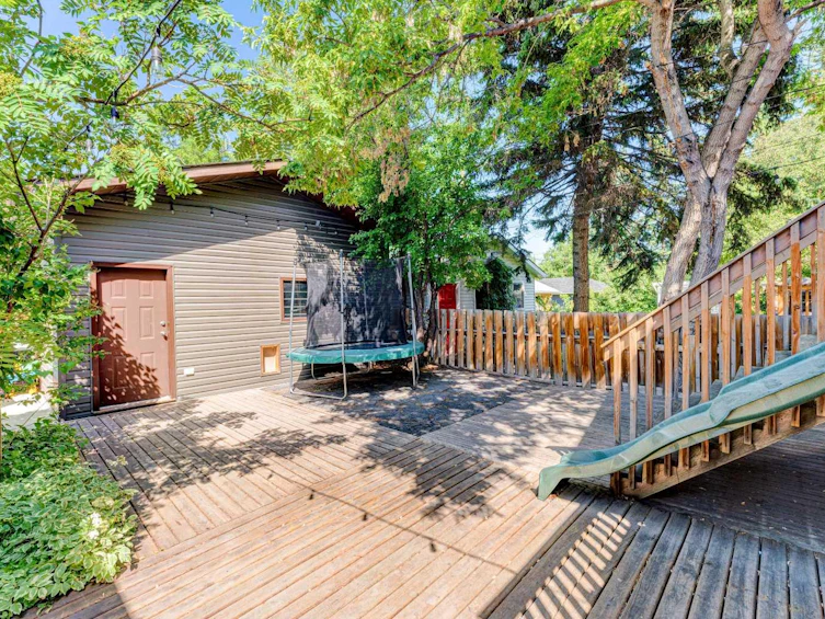 2213 26a Street SW, Calgary, AB, T3E 2C2 - 44