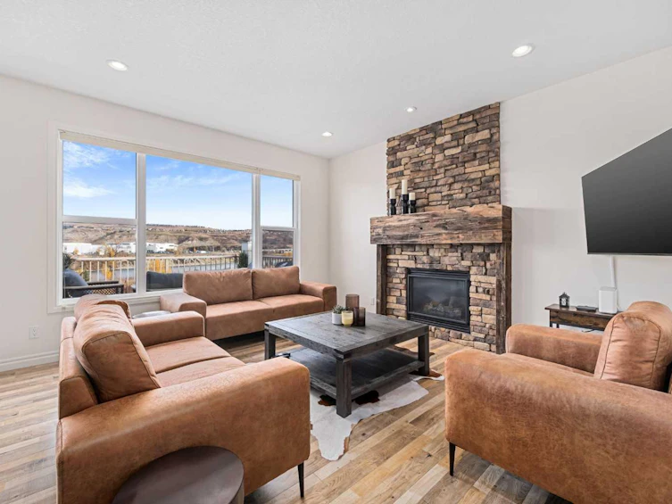30 Riviera View S, Cochrane, AB, T4C 0Y7 - 3