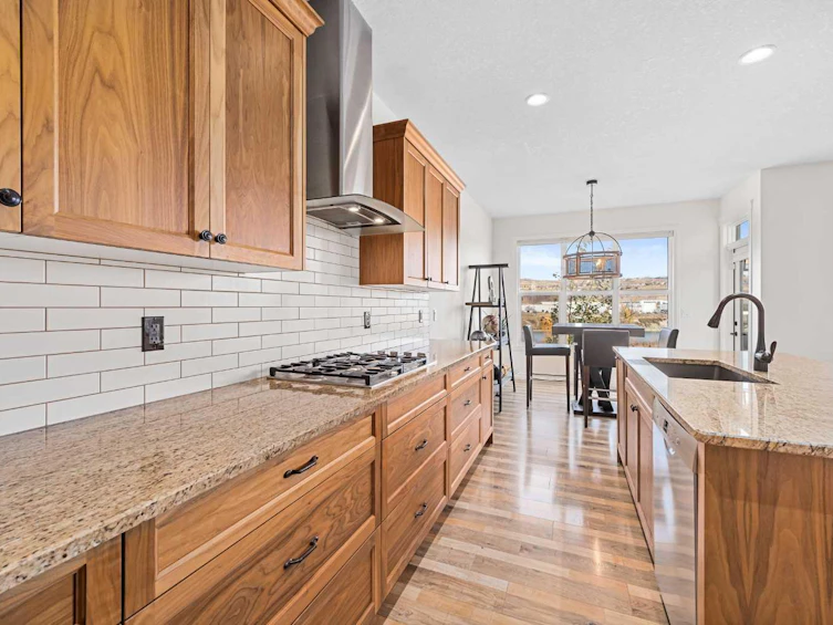 30 Riviera View S, Cochrane, AB, T4C 0Y7 - 9