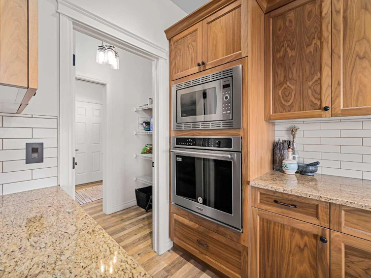 30 Riviera View S, Cochrane, AB, T4C 0Y7 - 11