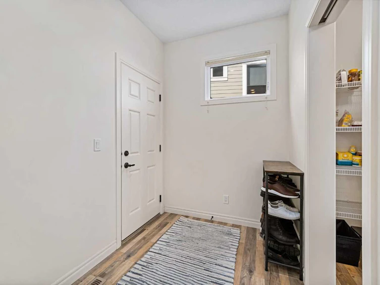 30 Riviera View S, Cochrane, AB, T4C 0Y7 - 15