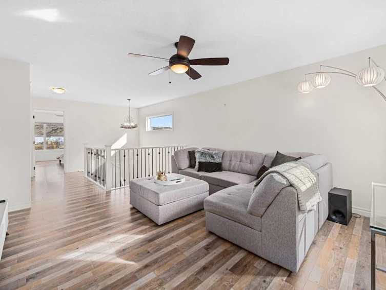 30 Riviera View S, Cochrane, AB, T4C 0Y7 - 17