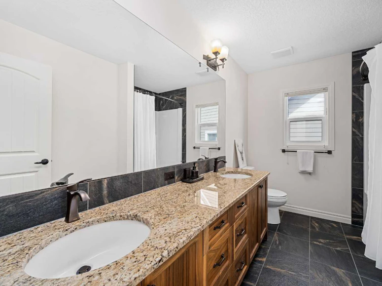 30 Riviera View S, Cochrane, AB, T4C 0Y7 - 18