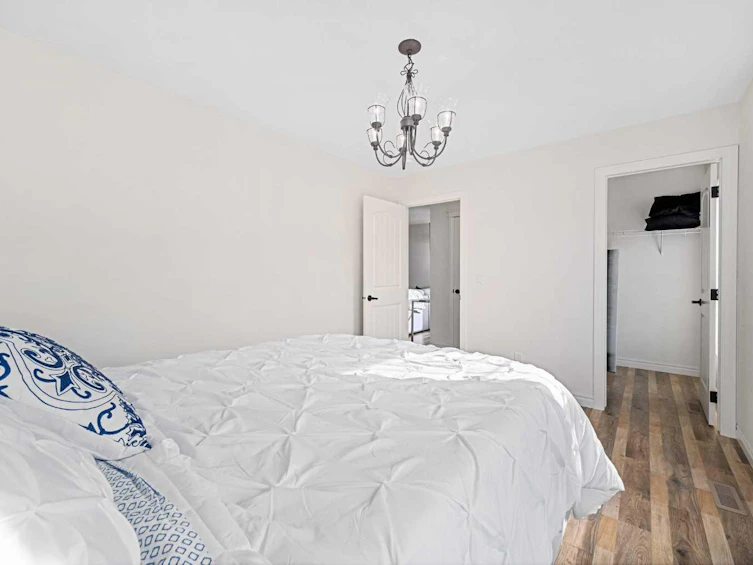 30 Riviera View S, Cochrane, AB, T4C 0Y7 - 20