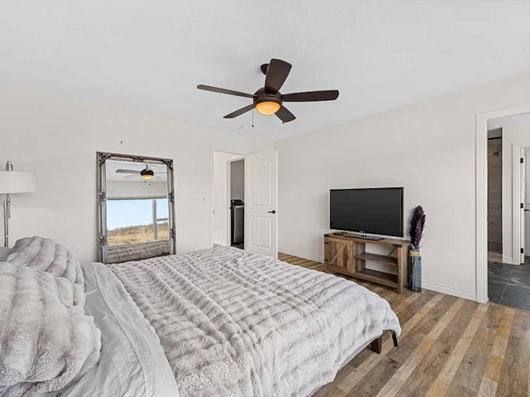 30 Riviera View S, Cochrane, AB, T4C 0Y7 - 23