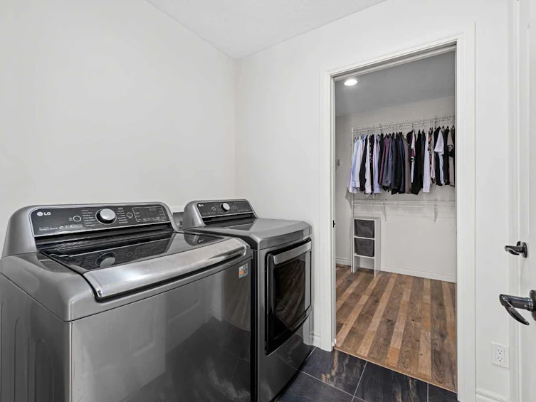 30 Riviera View S, Cochrane, AB, T4C 0Y7 - 28