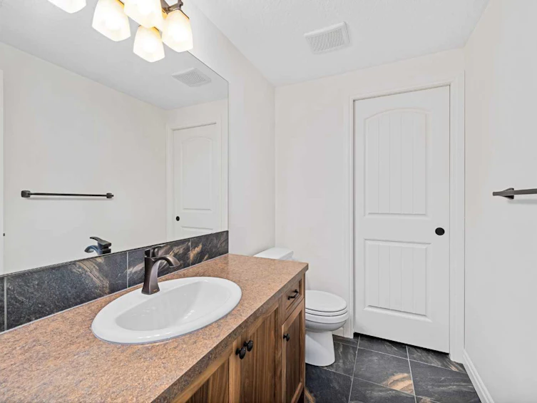 30 Riviera View S, Cochrane, AB, T4C 0Y7 - 33