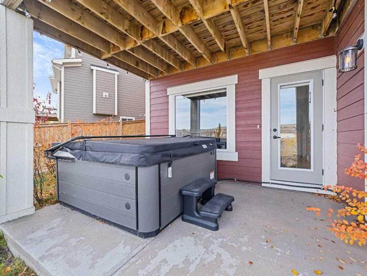 30 Riviera View S, Cochrane, AB, T4C 0Y7 - 36