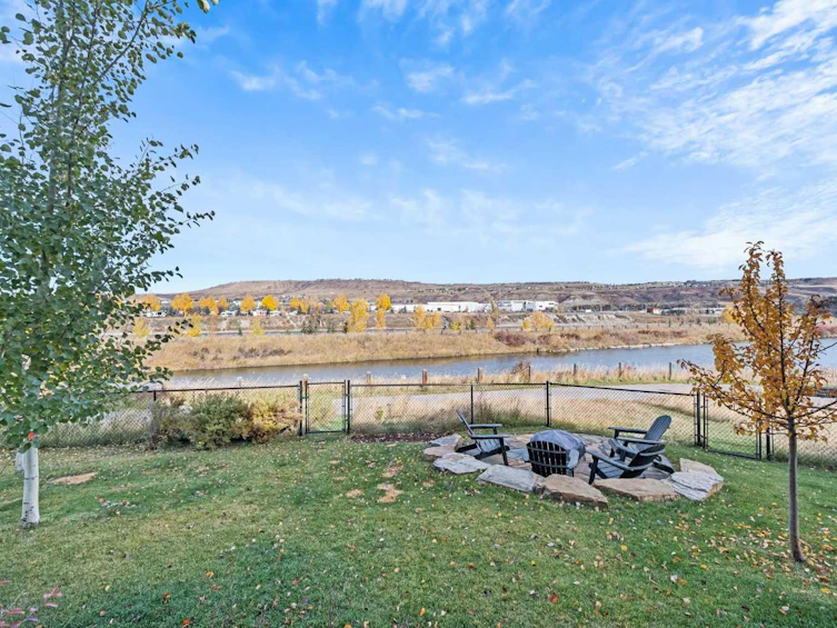 30 Riviera View S, Cochrane, AB, T4C 0Y7 - 39