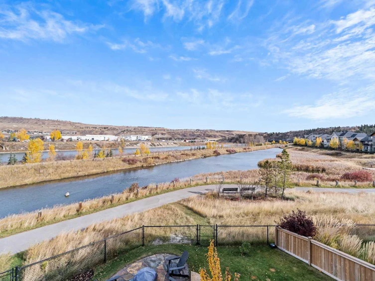 30 Riviera View S, Cochrane, AB, T4C 0Y7 - 41