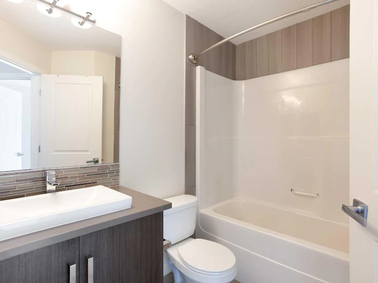 16 Walden Walk SE, Calgary, AB, T2X 0Y4 - 17