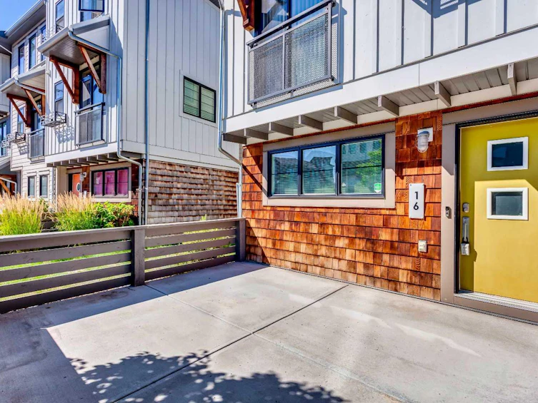 16 Walden Walk SE, Calgary, AB, T2X 0Y4 - 3