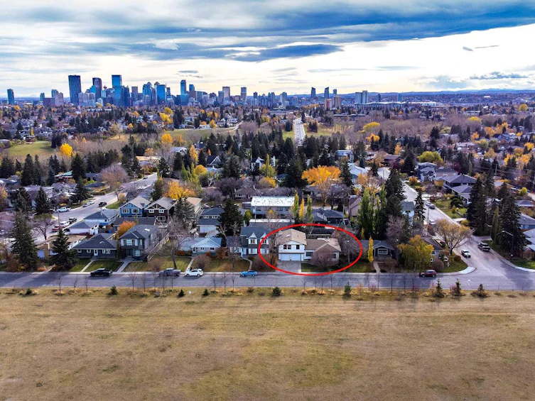 1027 32 Avenue NW, Calgary, AB, T2K 0B2
