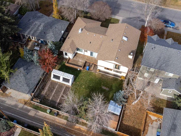 1027 32 Avenue NW, Calgary, AB, T2K 0B2 - 9
