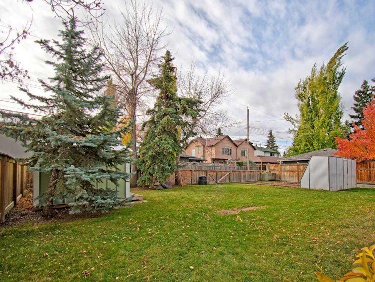 1027 32 Avenue NW, Calgary, AB, T2K 0B2 - 12