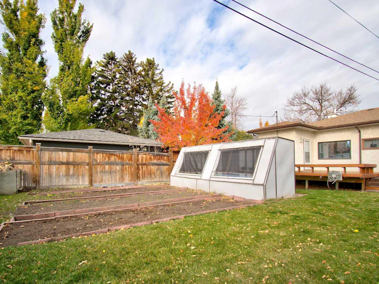 1027 32 Avenue NW, Calgary, AB, T2K 0B2 - 14