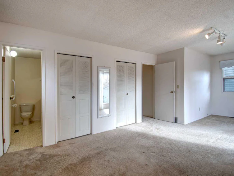 1027 32 Avenue NW, Calgary, AB, T2K 0B2 - 39