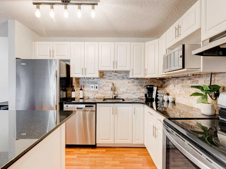 310-540 18 Avenue SW, Calgary, AB, T2S 0C5 - 2