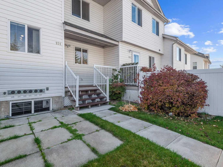 151-33 Donlevy Avenue, Red Deer, AB, T4R 3B6 - 3