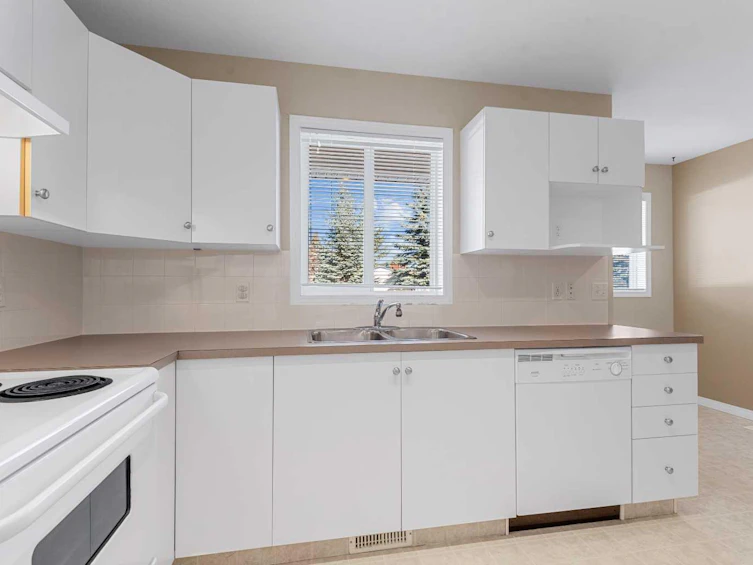 151-33 Donlevy Avenue, Red Deer, AB, T4R 3B6 - 12