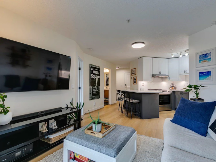 221-2233 34 Avenue SW, Calgary, AB, T2T 6N2 - 12