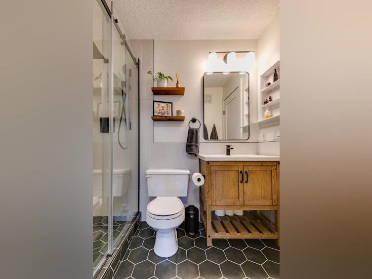221-2233 34 Avenue SW, Calgary, AB, T2T 6N2 - 18