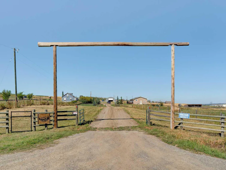 48168 402 Avenue W, Foothills County, AB, T1S 1A1 - 2