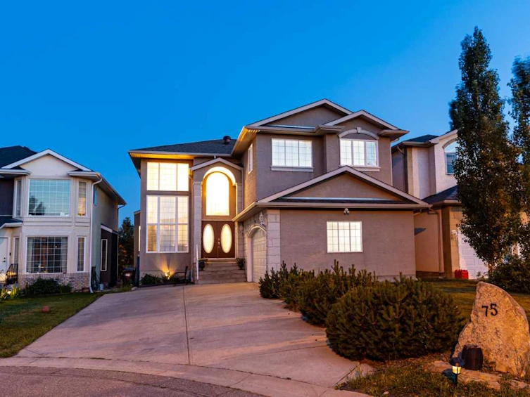 75 West Cedar Rise SW, Calgary, AB, T3H 5E2 - 2