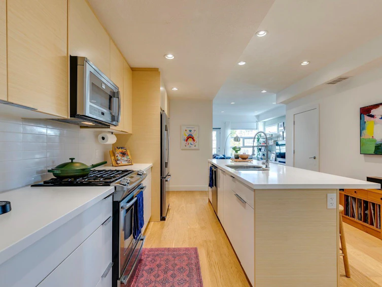 202-1707 27 Avenue SW, Calgary, AB, T2T 1G9 - 9