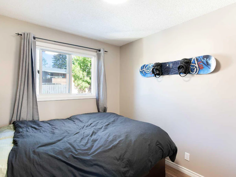 13 Edgeford Road NW, Calgary, AB, T3A 2S5 - 11