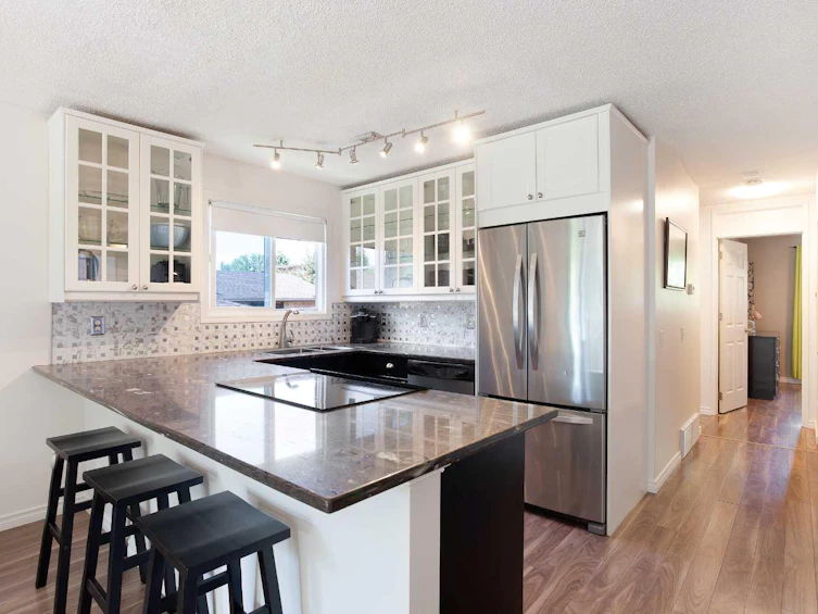 13 Edgeford Road NW, Calgary, AB, T3A 2S5