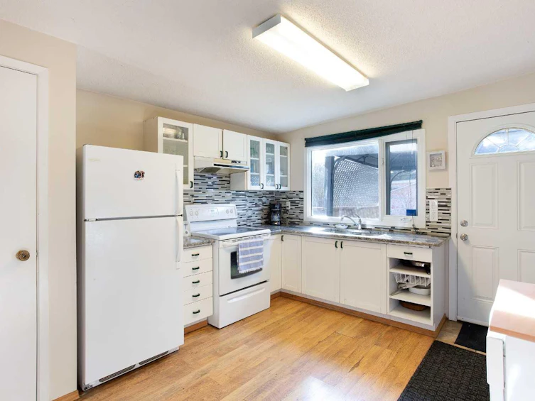 4641 69 Street NW, Calgary, AB, T3B 2K3 - 7