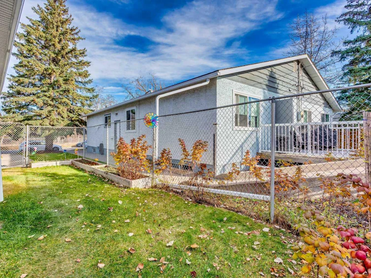 4641 69 Street NW, Calgary, AB, T3B 2K3 - 30