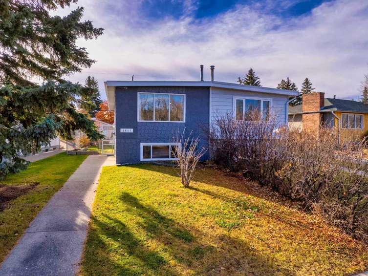 4641 69 Street NW, Calgary, AB, T3B 2K3