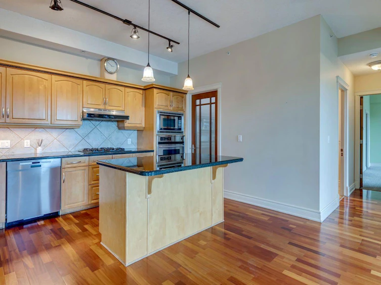 502-4 14 Street NW, Calgary, AB, T2N 1Z4 - 24