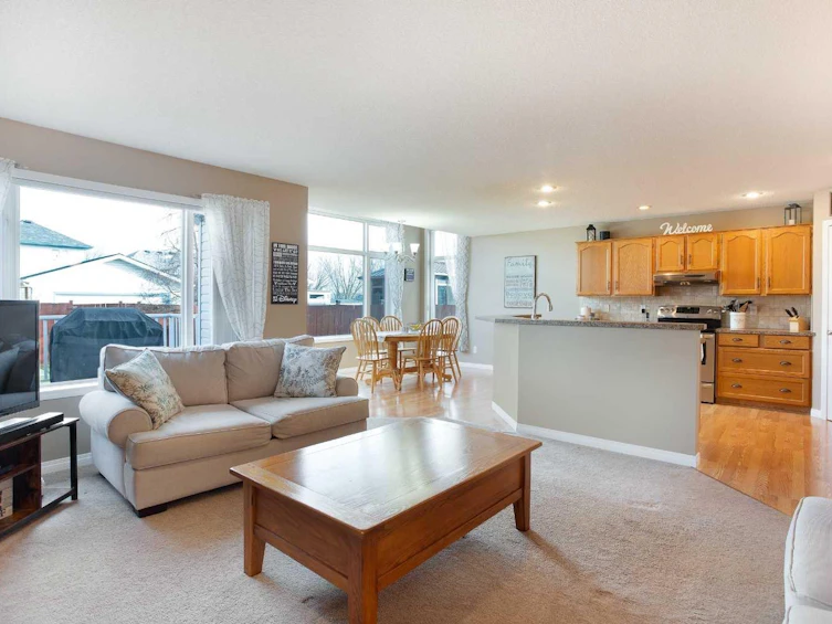 1046 Coventry Drive NE, Calgary, AB, T3K 4P2 - 4