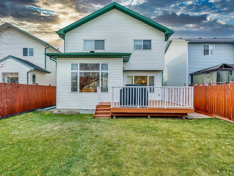 1046 Coventry Drive NE, Calgary, AB, T3K 4P2 - 30