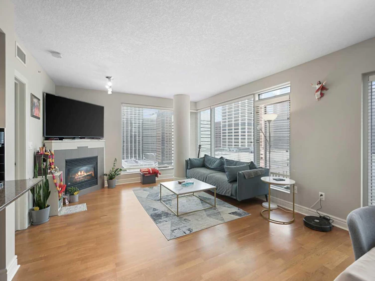 1607-910 5 Avenue SW, Calgary, AB, T2P 0C3 - 2