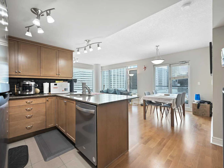 1607-910 5 Avenue SW, Calgary, AB, T2P 0C3 - 4